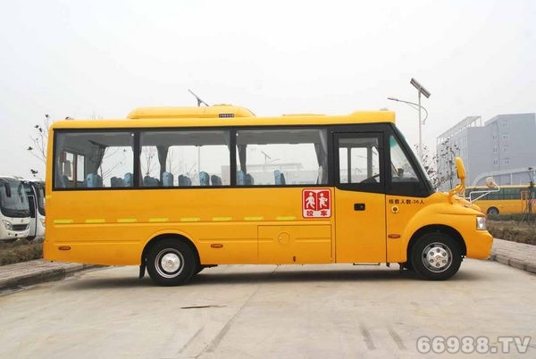 少林牌SLG6720XC4Z型小學(xué)生專用校車