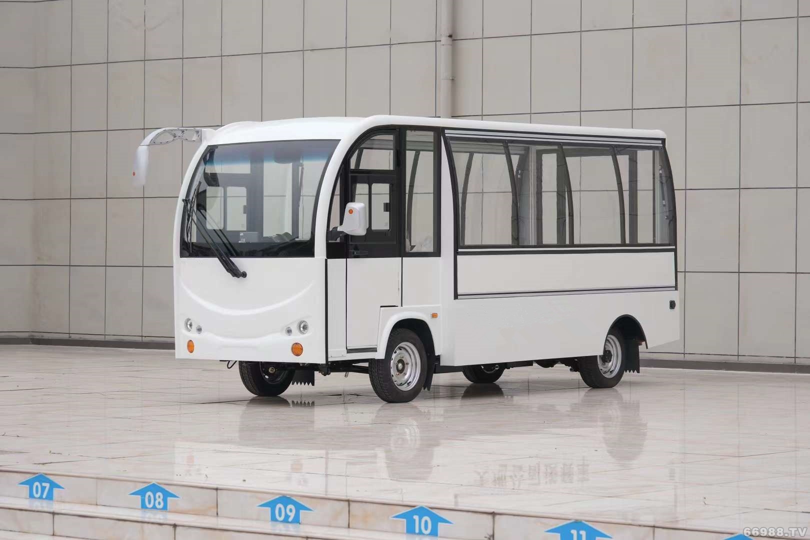 四輪場內(nèi)送餐車 保溫箱體小貨車 電動送餐車